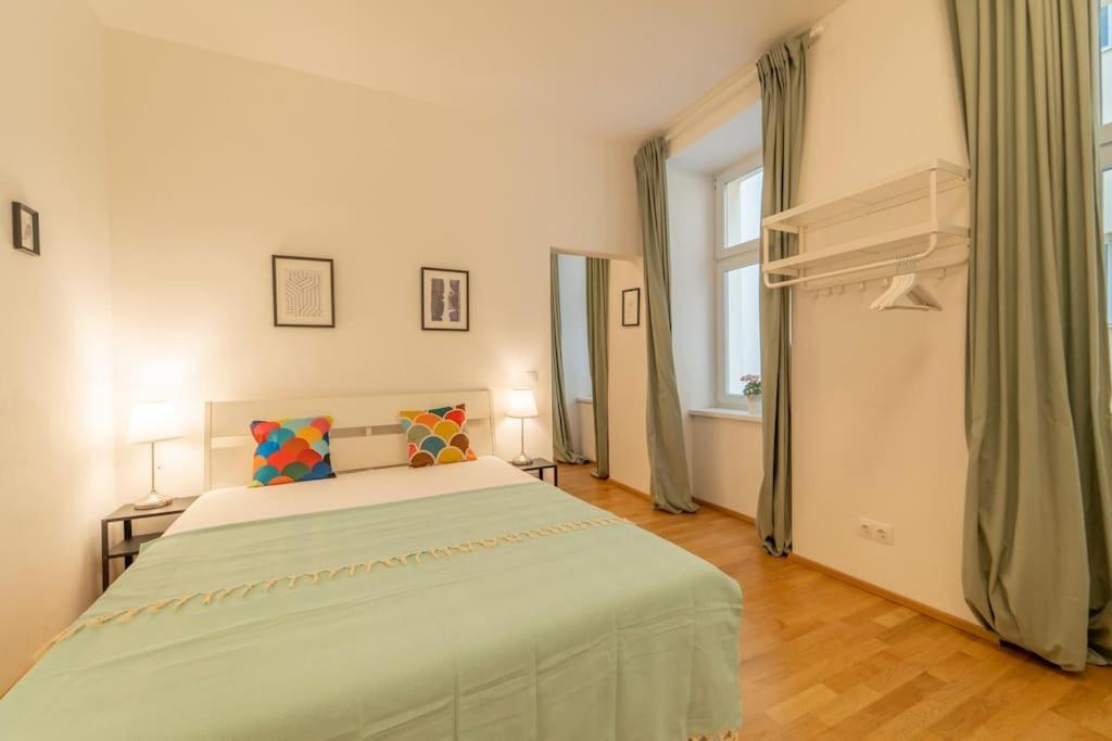 Appartement Spacious Mitten In *